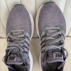 Nike Swift running women’s shoe , grey, 6.5